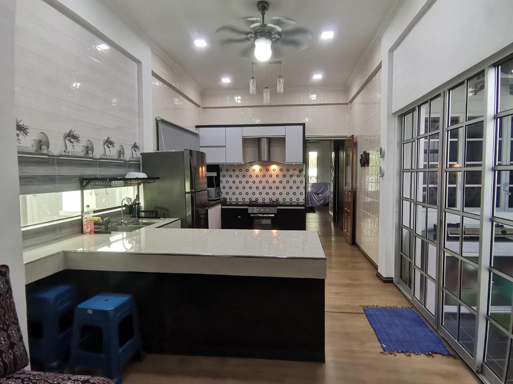 M Taz Homestay Kuching Exterior foto